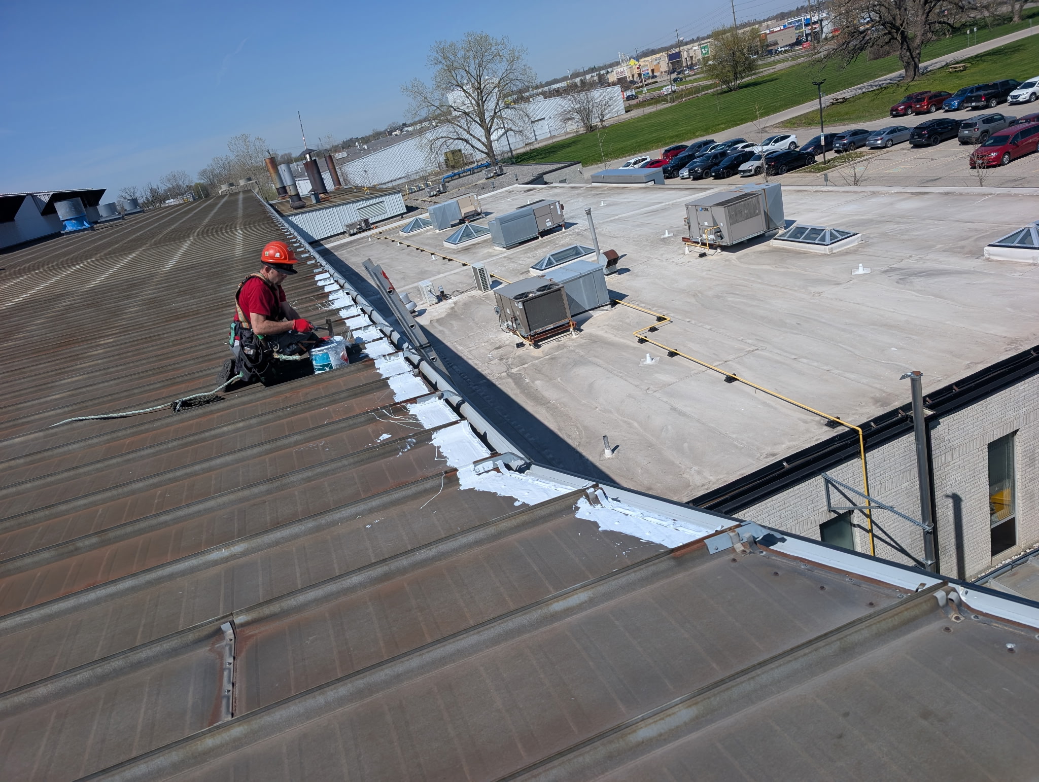 Seamless Eavestroughs and Drainage System Installation